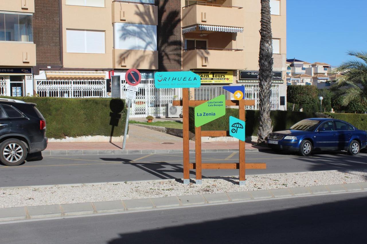 Bungalow With 2 Bedrooms And Roof Terrace In The Center Of La Zenia. Free Wifi. Orihuela Exterior foto